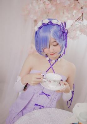 乡下裸体宴会在线播放_神马电影在线观看